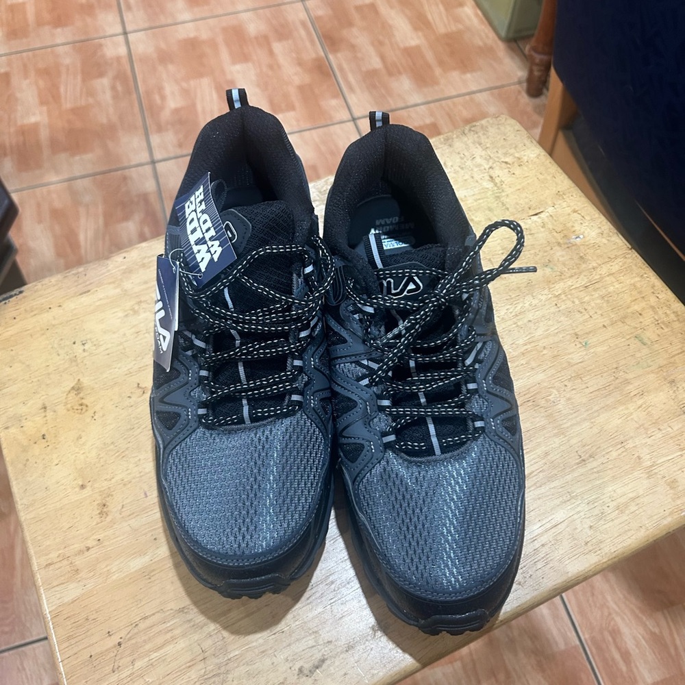 Fila Black and Gray Athletic Shoes with Sleek Design